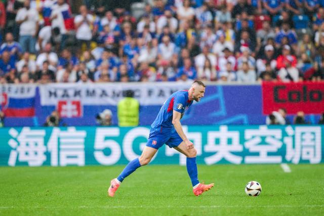 kaiyun-王勤伯：踢了半场古代足球后，乌克兰拯救了自己