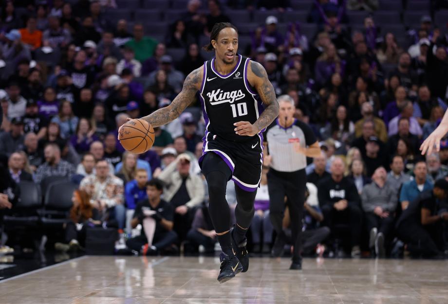 开云APP-德罗赞27分拉文25分 布伦森伤退国王力克尼克斯三连胜