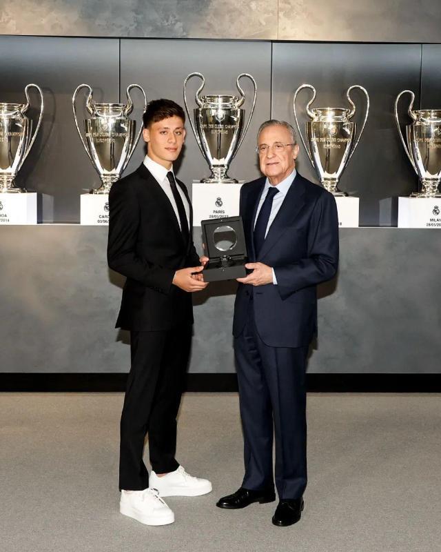 1688733263410032784.jpg 1688733253.jpg