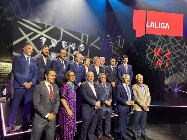 1688522639384030713.jpg 61688515393_.pic.jpg