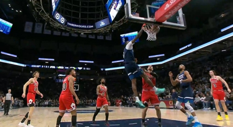 kaiyun-摧枯拉朽！纳兹·里德滑翔劈扣 森林狼轰出13-0强势反超