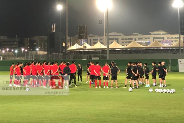 开云APP-国足加强对抗定位球演练 王刚加入伤病调整小分队