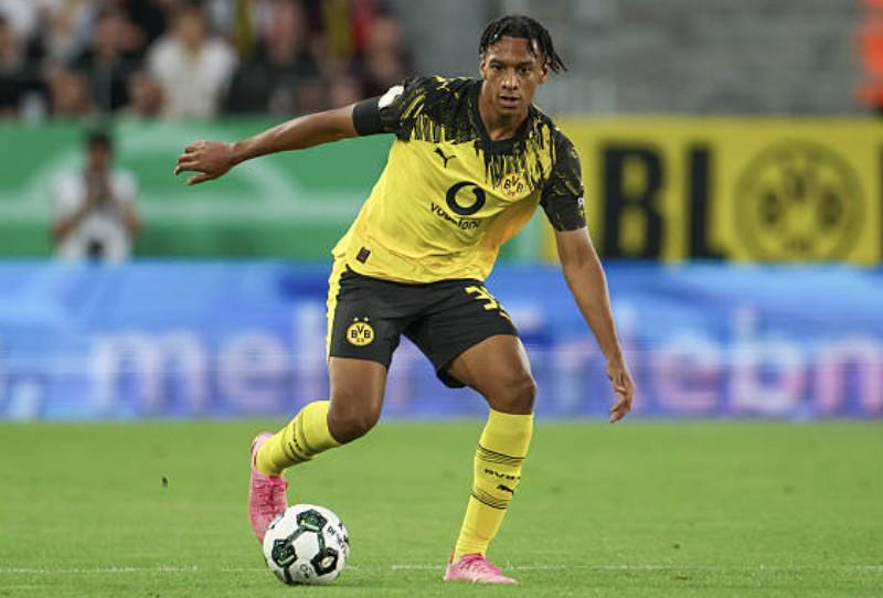 开云娱乐-德媒：由于安塞尔米诺离队，多特搁置外租菲利波-马内的计划