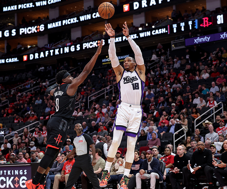 开云娱乐-一度领先36分！申京26+13+11创三纪录 休媒：怪物一般的三双贡献