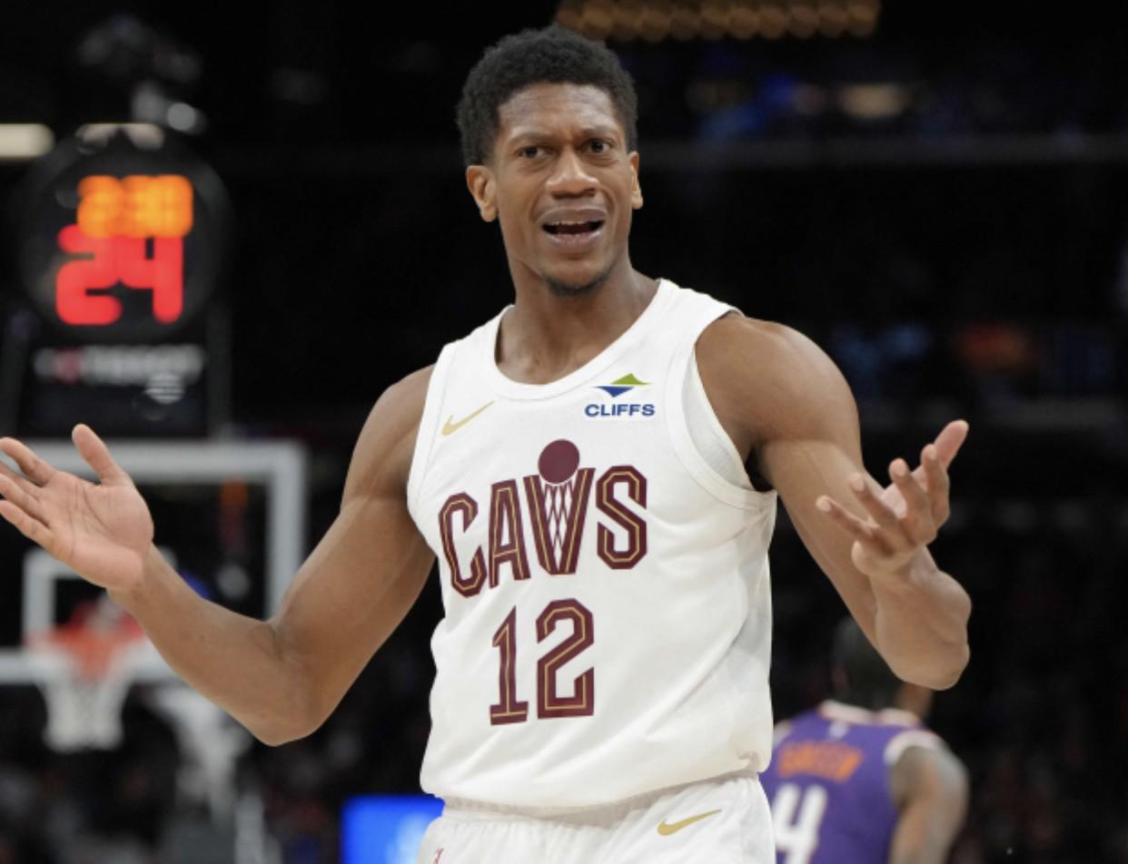 开云-队内赛季报销第三人，记者：国王德安德烈-亨特将接受眼部手术