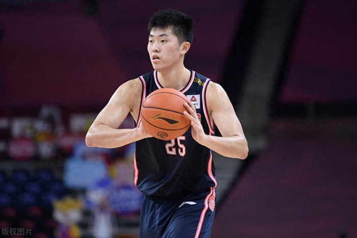开云APP-杜锋背锅！重用25岁前锋，场均1.6分，打7年没长进，接班周鹏无望|张皓嘉|杜润旺|广东|小前锋|广东男篮_新浪体育_新浪新闻